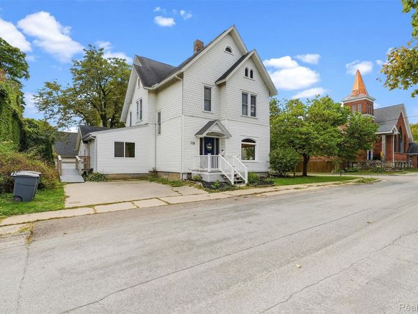 735 Liberty Street , Lapeer, Mi 48446