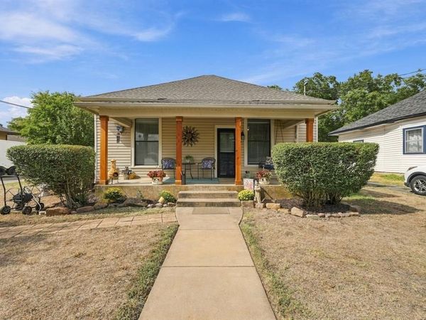 311 N Pendell Avenue, Cleburne, TX 76033
