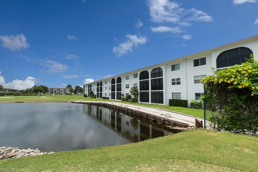 49 High Point Cir S, Unit 303, Naples, FL 34103 Photo