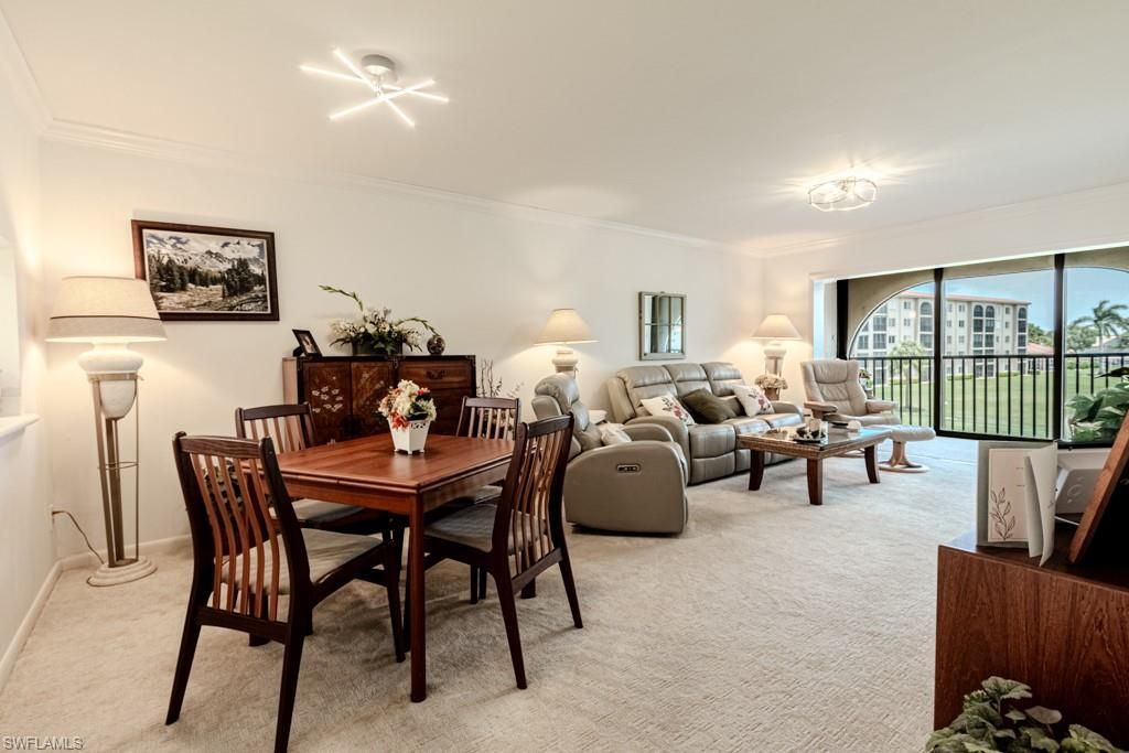 49 High Point Cir S, Unit 303, Naples, FL 34103 Photo