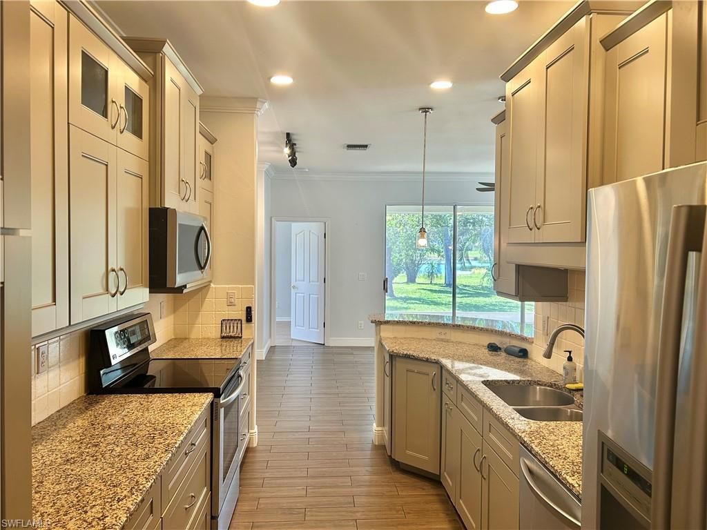 11228 Lakeland Cir, Fort Myers, FL 33913 Photo