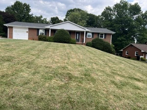 6727 Northway DR , Roanoke, VA 24019