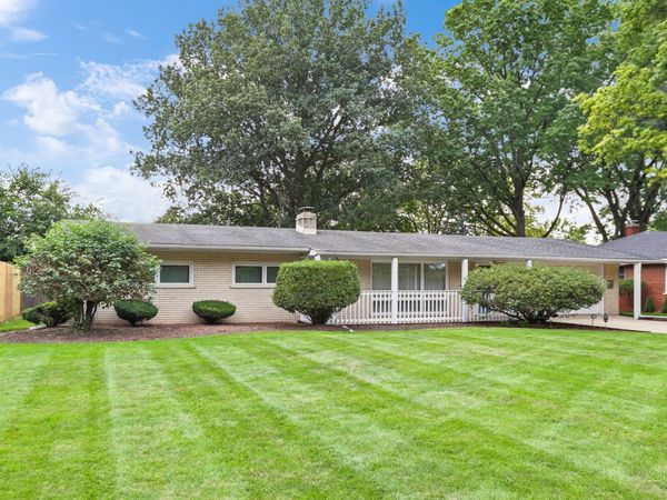 320 N Alfred Avenue , Elgin, IL 60123