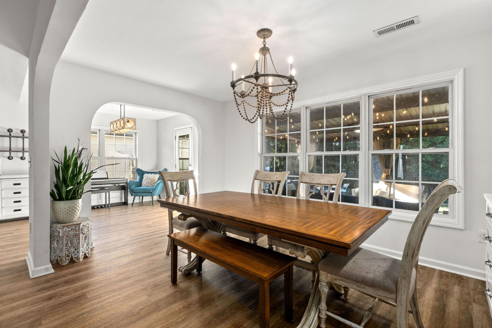 1572 Wellesley Circle Photo 14