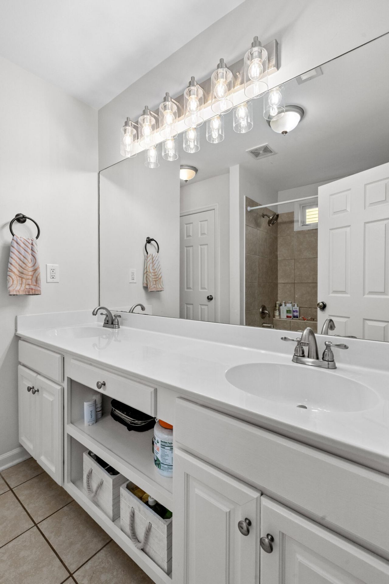 1572 Wellesley Circle Photo 20