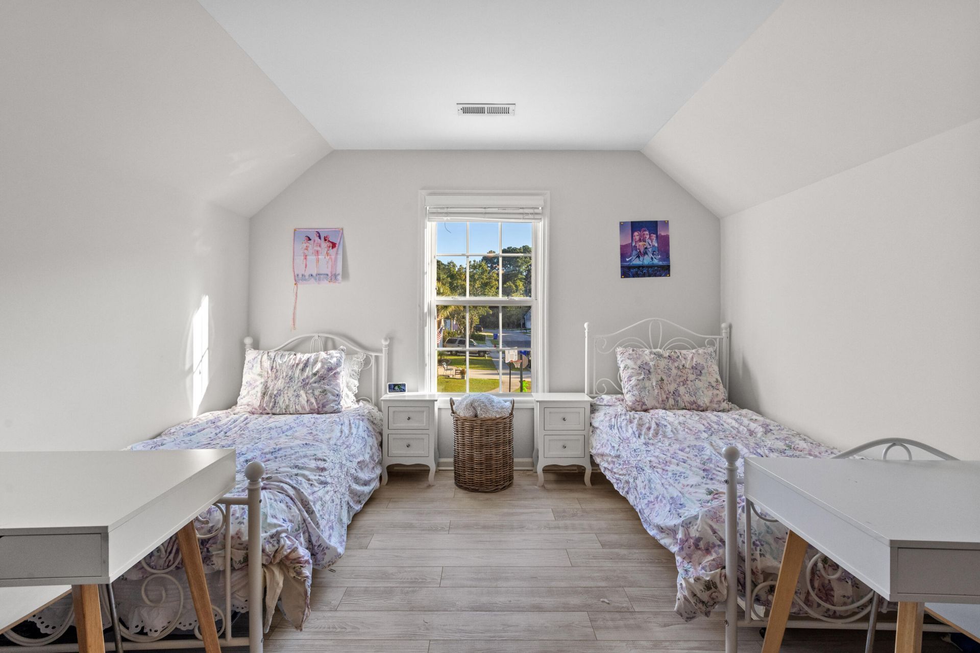 1572 Wellesley Circle Photo 32
