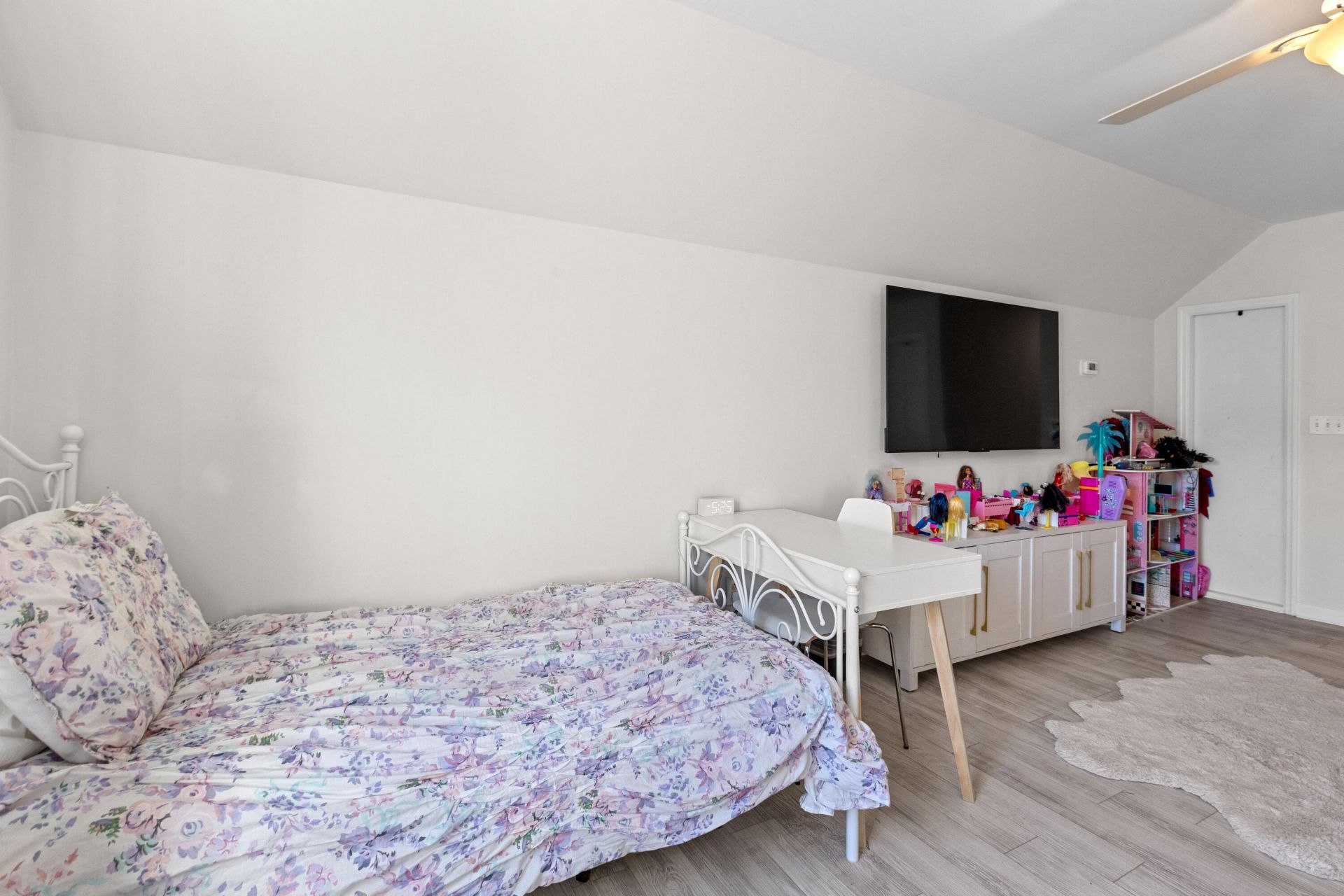 1572 Wellesley Circle Photo 33
