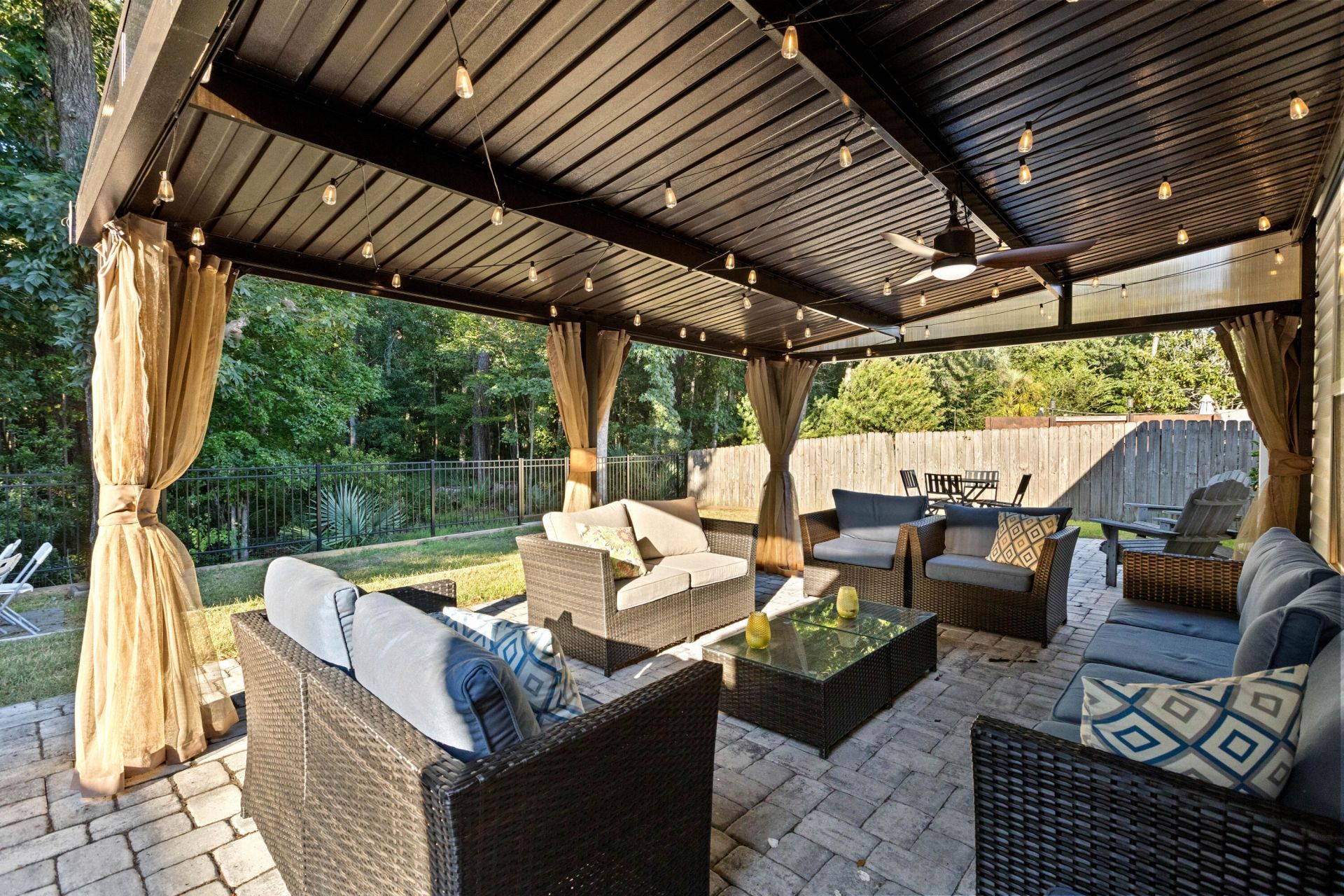 1572 Wellesley Circle Photo 36
