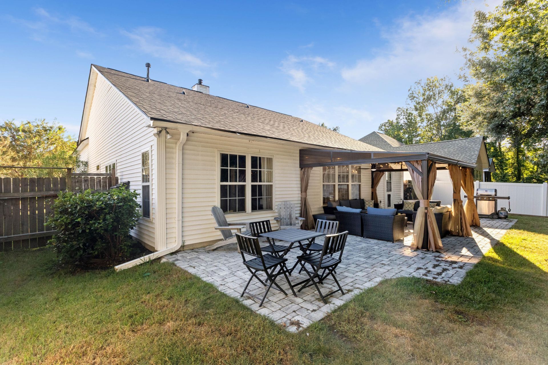 1572 Wellesley Circle Photo 40