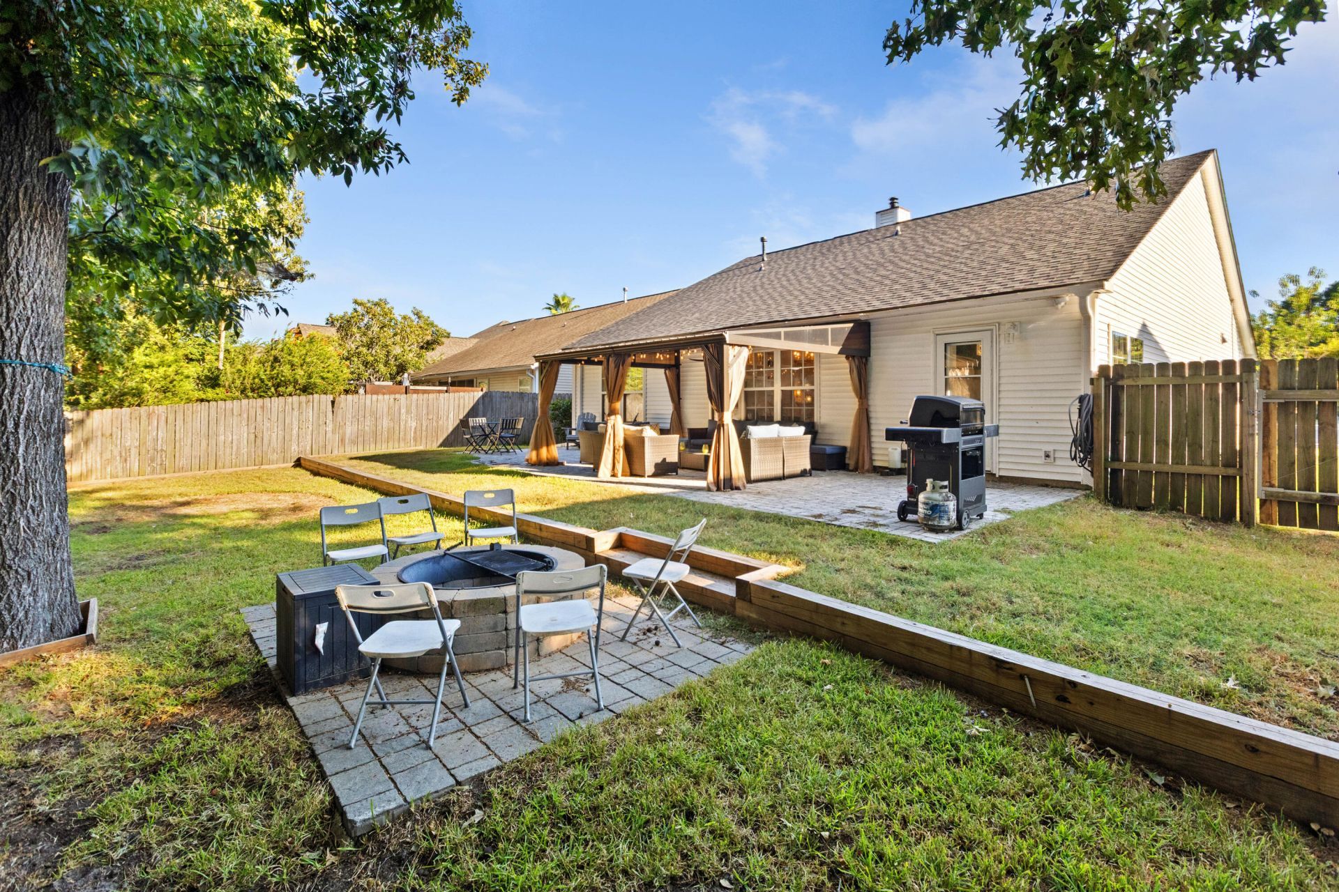 1572 Wellesley Circle Photo 44