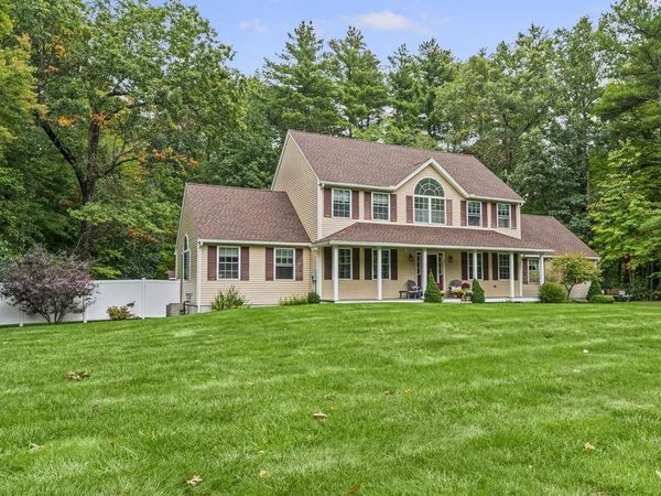 14 Natures Way, Pelham, NH 03076