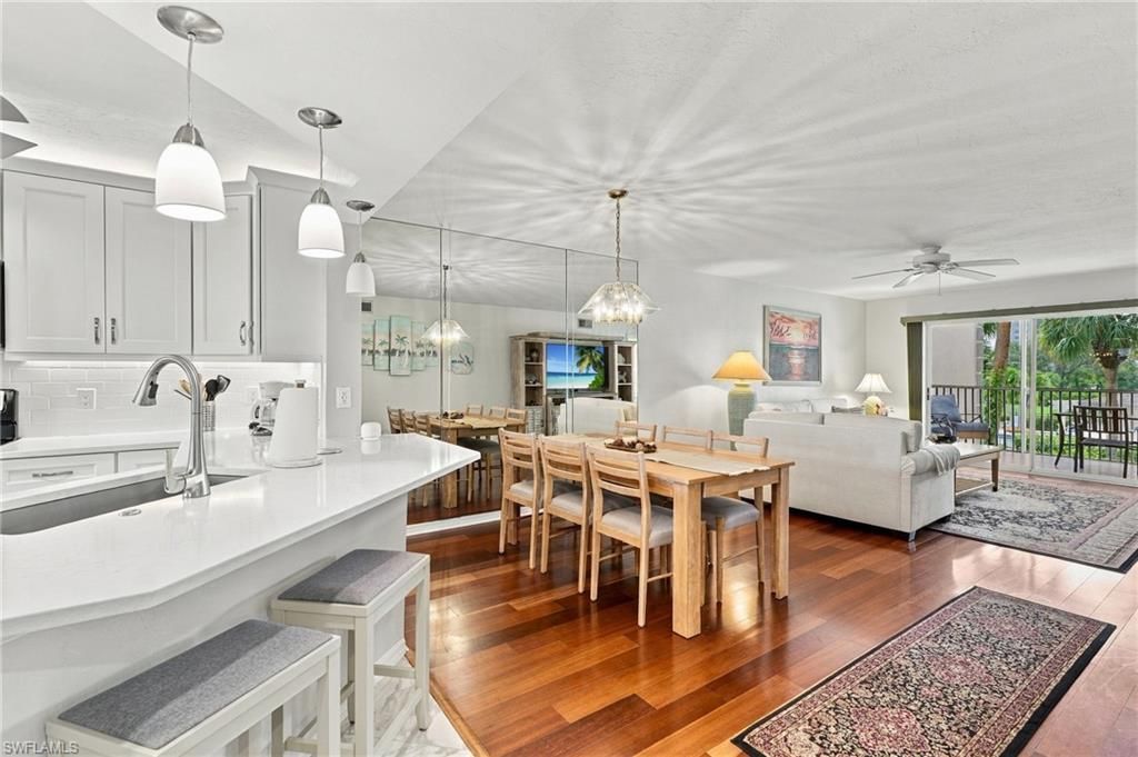 360 Horse Creek Dr, Unit 207, Naples, FL 34110 Photo