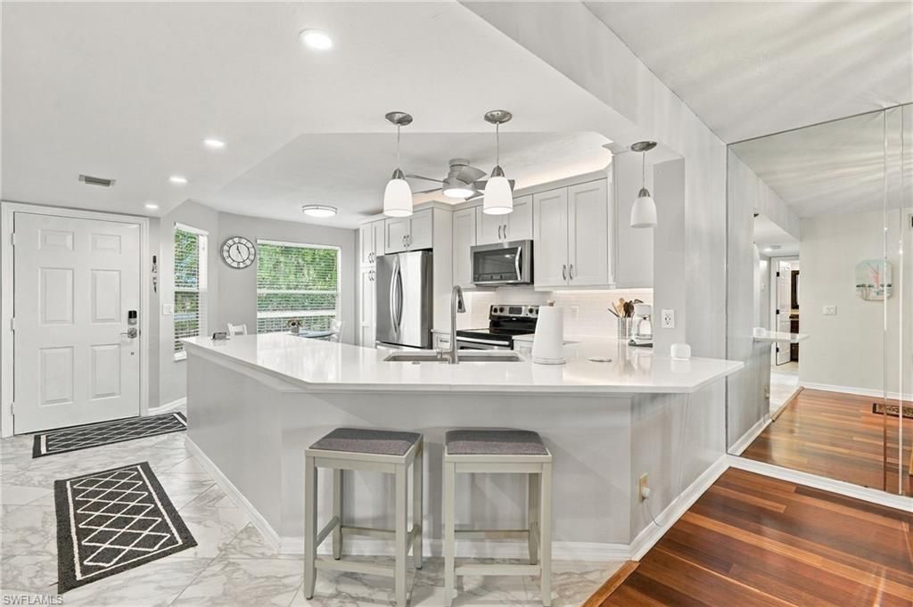 360 Horse Creek Dr, Unit 207, Naples, FL 34110 Photo