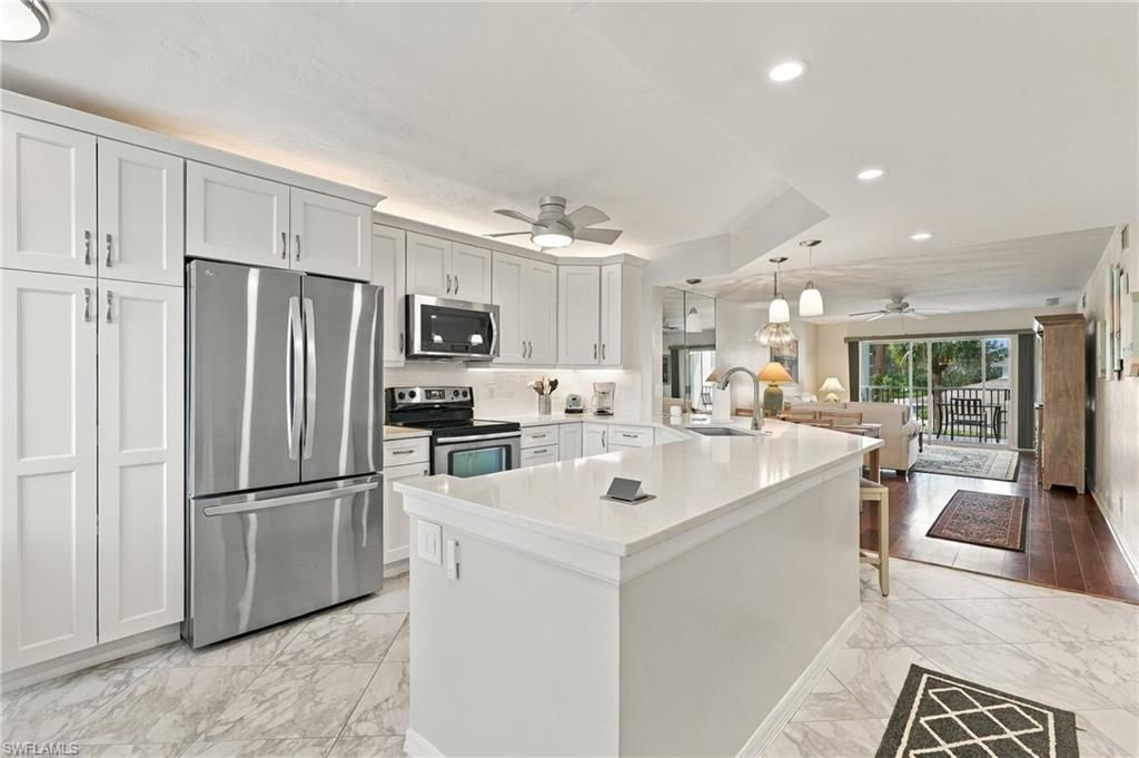 360 Horse Creek Dr, Unit 207, Naples, FL 34110 Photo
