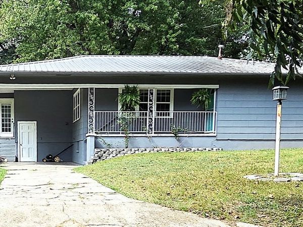 708 N Oak Street, Harrison, AR 72601