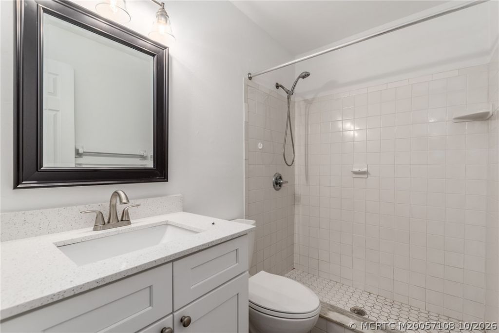 644 SW Cleveland Avenue , Unit 6, Stuart, FL 34994 Photo