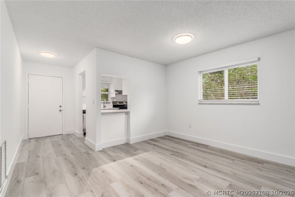 644 SW Cleveland Avenue , Unit 6, Stuart, FL 34994 Photo