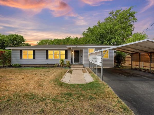 240 S Avenue A , Crawford, TX 76638