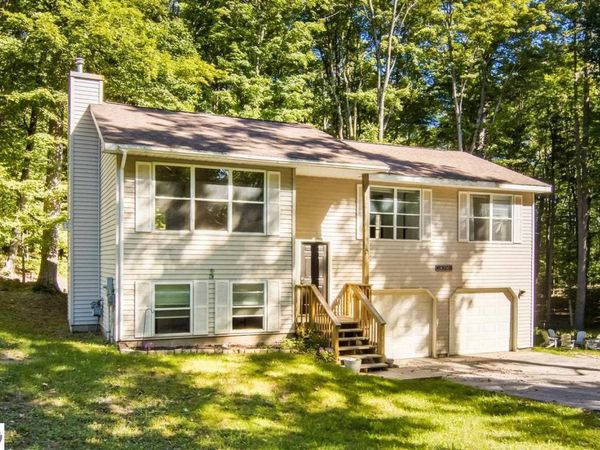 18781 Lakewood Circle, Lake Ann, MI 49650