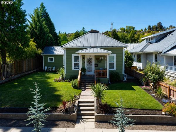 412 E 11TH ST, The Dalles, OR 97058