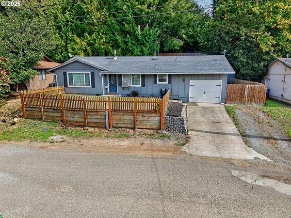 78 N VERNON ST, Coquille, OR 97423