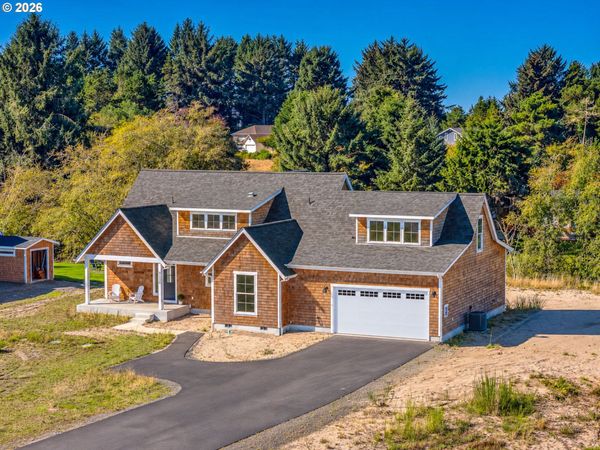 90250 HOBIE RD, Warrenton, OR 97146