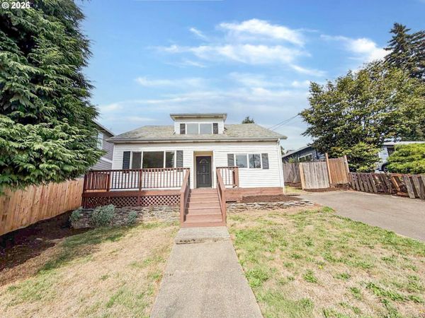 520 E FAIRFIELD ST, Gladstone, OR 97027