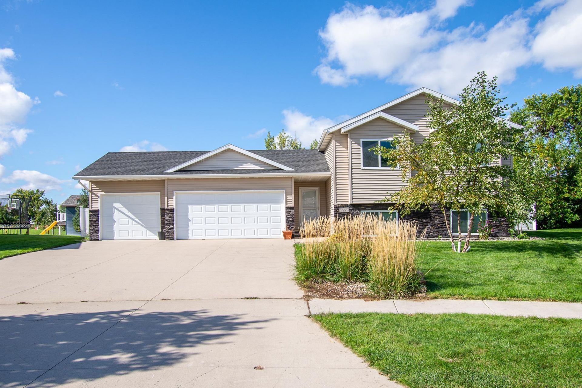 5883 Autumn Drive S, Fargo, ND 58104 Main Photo
