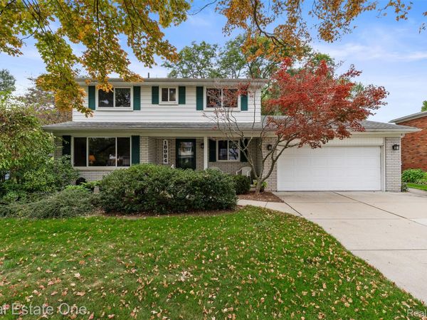18984 Briarwood Lane , Clinton Township, Mi 48036