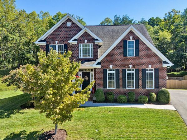 5869 Monet DR, Roanoke, VA 24018
