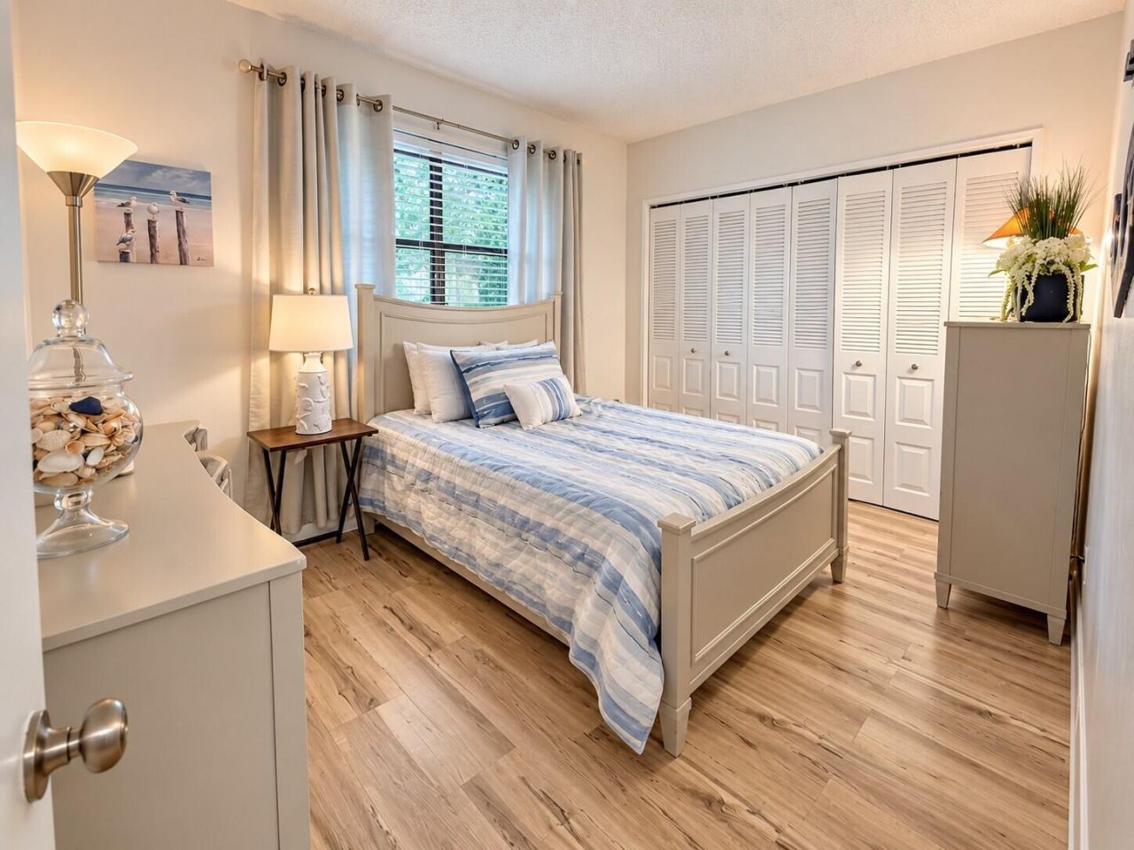 250 Lakeside Circle, Sunrise, FL 33326 Photo