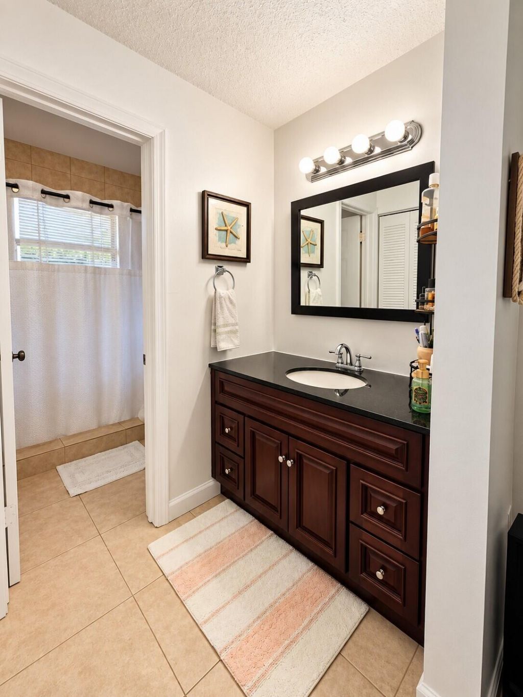 250 Lakeside Circle, Sunrise, FL 33326 Photo