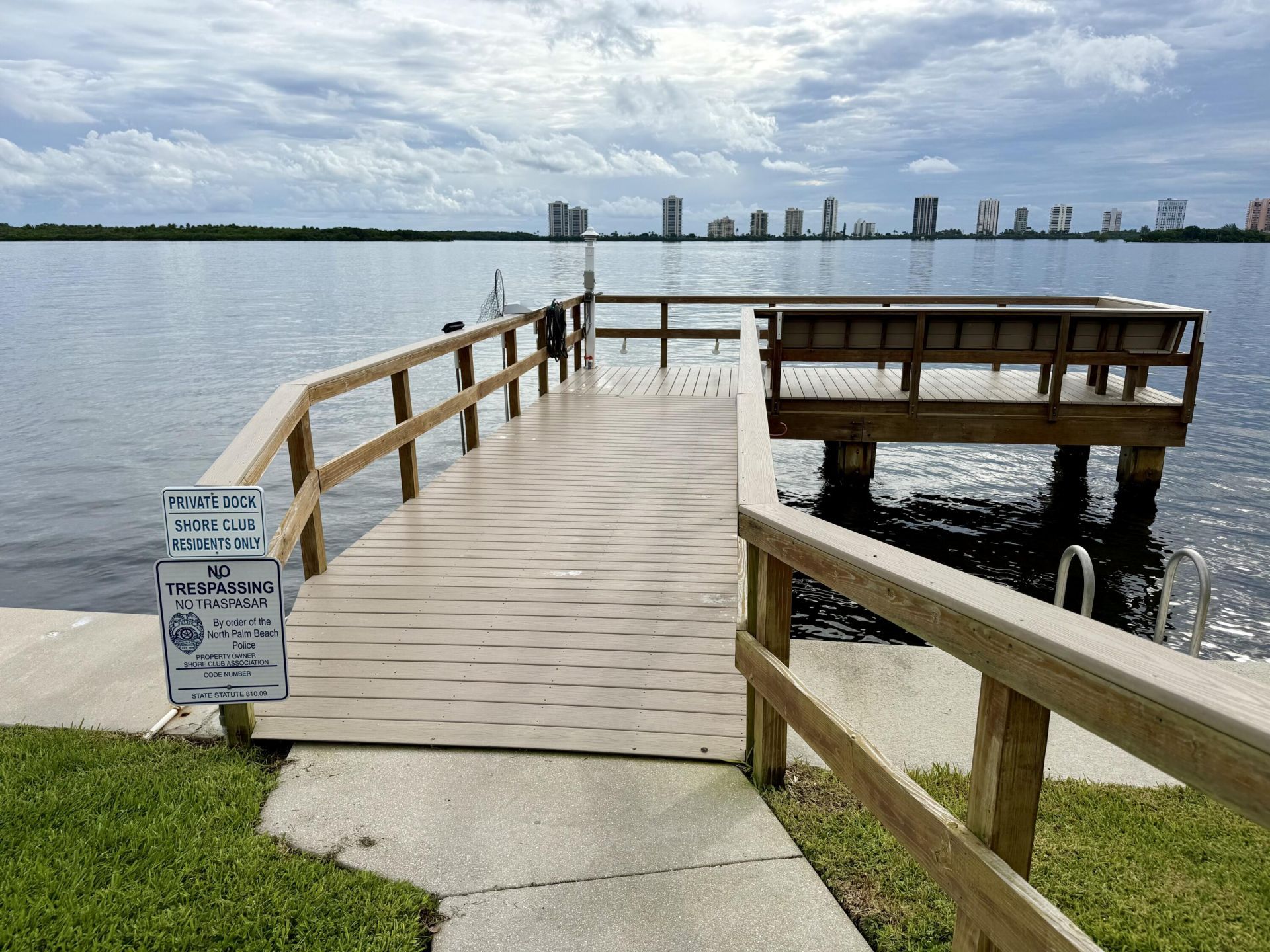 110 Shore Court, Unit 106, North Palm Beach, FL 33408 Photo