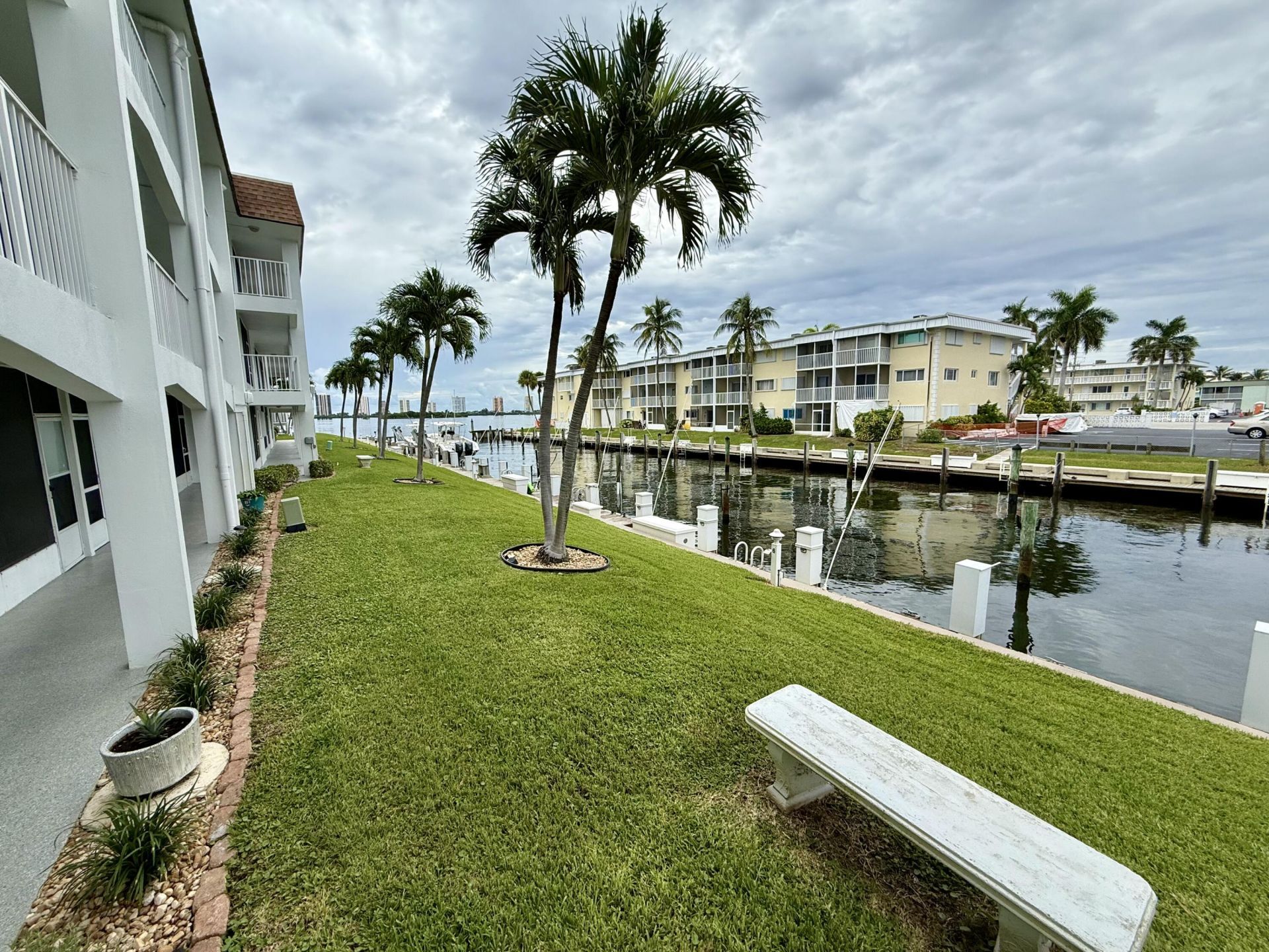 110 Shore Court, Unit 106, North Palm Beach, FL 33408 Photo