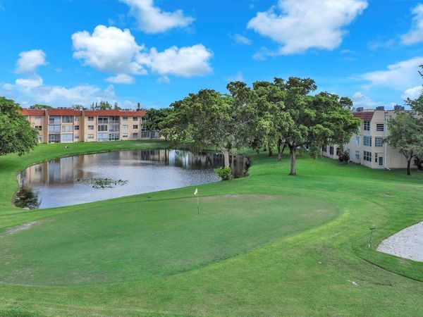 9301 Sunrise Lakes Boulevard, Unit 207, Sunrise, FL 33322