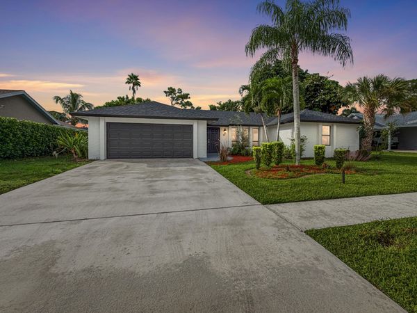 102 Valencia Street, Royal Palm Beach, FL 33411