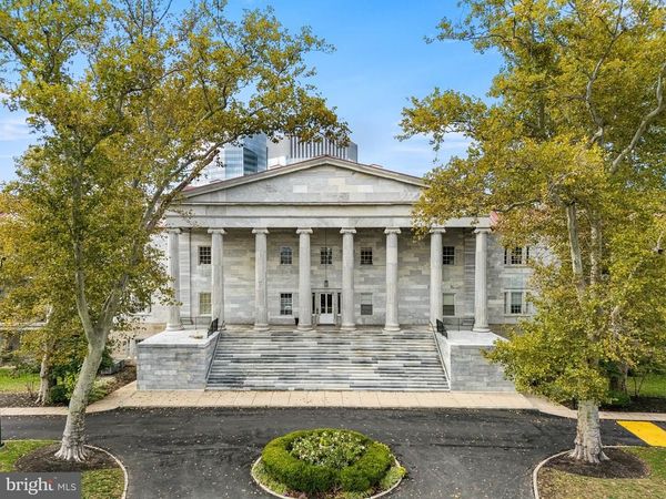 1 ACADEMY CIRCLE, Unit 221, PHILADELPHIA, PA 19146