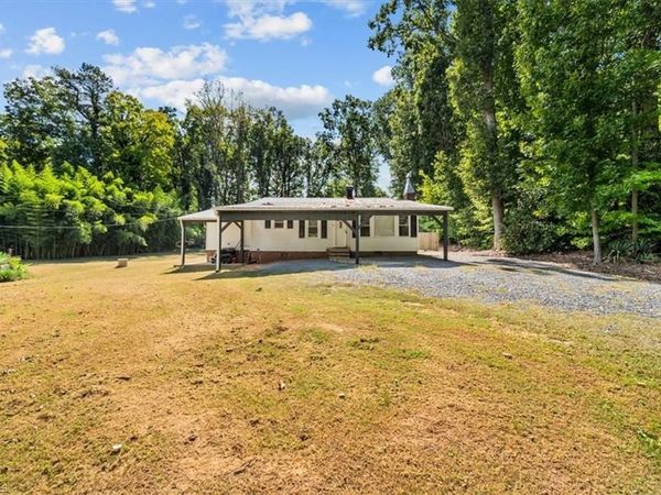646 Hawthorne Drive, Asheboro, NC 27205
