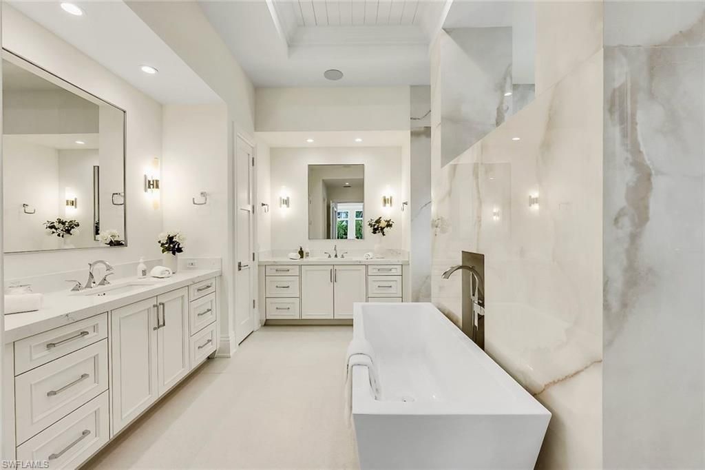 788 Riviera Dr , Naples, FL 34103 Photo
