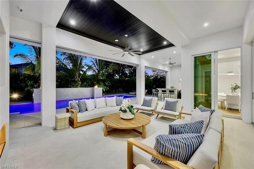 788 Riviera Dr , Naples, FL 34103 Photo