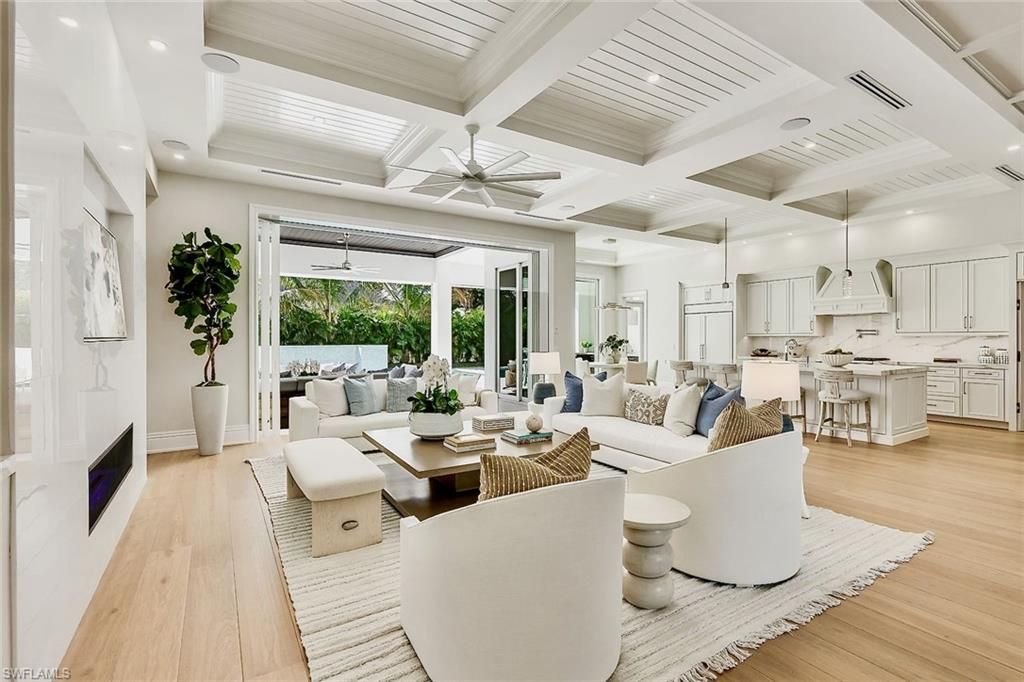788 Riviera Dr , Naples, FL 34103 Photo