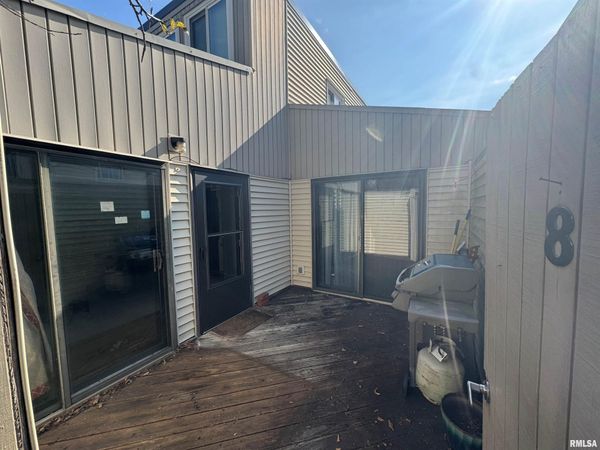 6831 N FROSTWOOD Parkway, Unit D8, Peoria, IL 61615