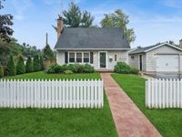 1016 Logan St, Lake Geneva, WI 53147 primary photo