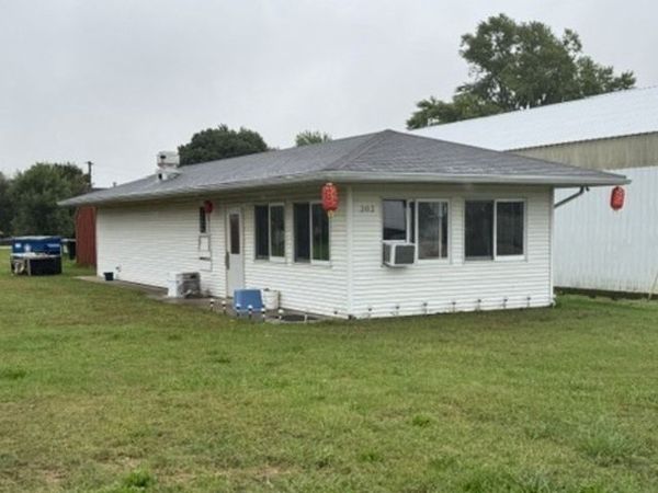 303 N Main Street, Ohio, IL 61349
