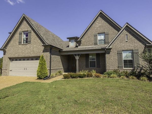 135 CHESNUT RIDGE DR, Oakland, TN 38060