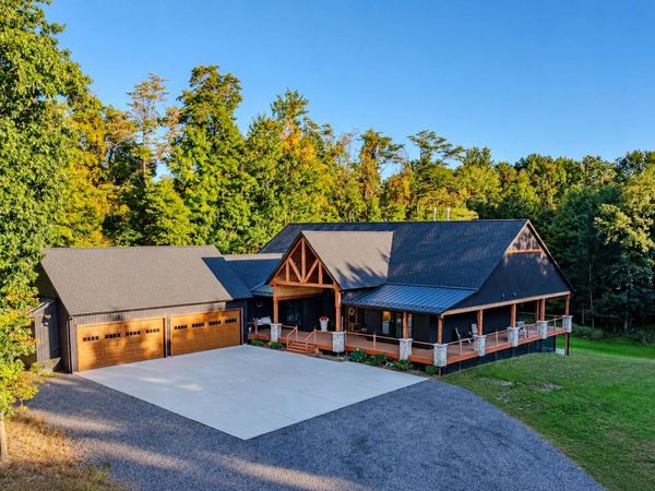 4390 22 Mile Road NW, Kent City, MI 49330