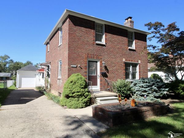 29386 Walnut Street, Flat Rock, MI 48134