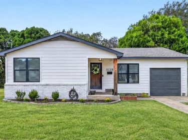 3228 Olive Place, Fort Worth, TX 76116