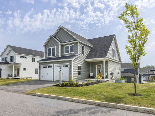 8 Waxwing Lane , Falmouth, ME 04105
