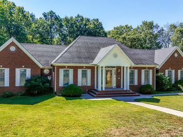 3095 Hill Springs Drive, London, KY 40744